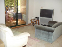 Looking for two tiny girl in a big livingroom (key,bills,internet including)quiet & clean house NOW