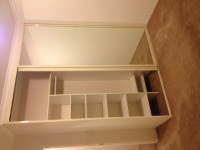 Deewhy - Main bed room is available