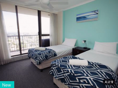 (Female) Room share in Surfers