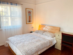 Chatswood: Room for female 
