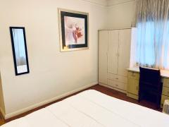 Chatswood: Room for female