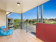 Top Floor Apartment across fro