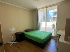 Private room in city available