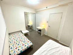 share room in CBD townhall