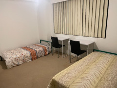 1 Girl / Pyrmont