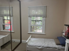 Large Own Room. 10min to CBD