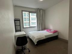 Master room in city