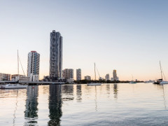 【ゴールドコースト／女性限定／ルームシェア】