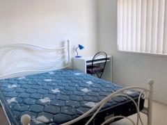静かで安全な住宅街、バス停まで徒歩3分！