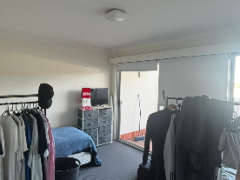 Bondi share flat