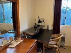 個室　バス停側　シティ迄15分　食事付き！