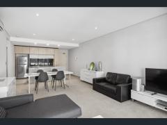 1bed Apt 5mins walk close city