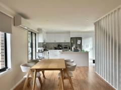 Female Roommate in Chadstone