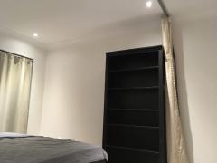 ダブルベッド完備・鍵付きの広いお部屋（バルコニーあり）