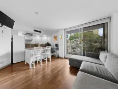 Fully Furnished Inner-City Apt