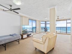 Beautifully Beachfront Apartme