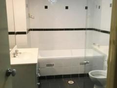 2 female room Pyrmont