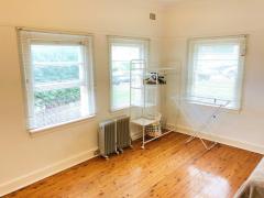 Neutral bayのOwn room