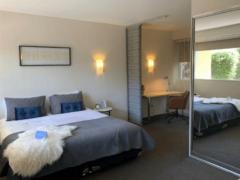 Private cosy Bedroom with Stud