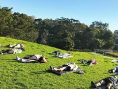 2/22日曜日7:30　Waverton Parkでヨガ