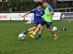 サッカースクール指導者募集！