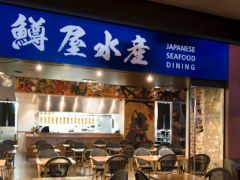 完全英語環境でホールスタッフ募集！