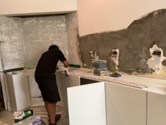 ペインティング、カーペットの張り替えなどなど、急募