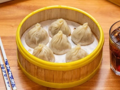 「Dear Deer Dumpling」ホールスタッフ募集中