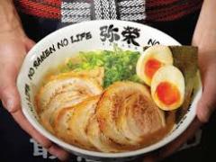 八坂ラーメンではホール＆キッチンスタッフを大募集中です