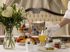 【急募】4つ星ホテルハウスキーピングジョブ | 6か月雇用