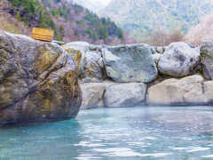 高時給☆語学力が活かせるリゾートバイト
歴史ある温泉旅館でのお仕事＠奥飛騨温泉郷