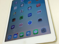 iPad Air 128G+4G ホワイト６００ドル
