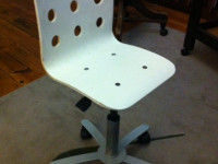 ＄３０　IKEA desk chair　白＆ナチュラルカラー