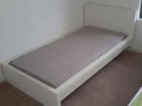 IKEA シングルベッド(白)　掛け布団込 $80　