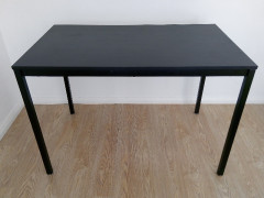 7. IKEA ダイニング机 $17
