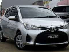 2015年 TOYOTA YARIS $11,990