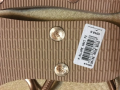 Havaianas Gold sandals $10