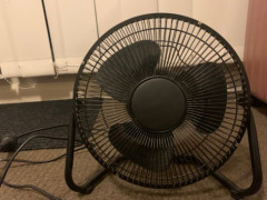 緊急帰国のため　ミニ扇風機