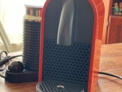 Nespresso コーヒーマシン