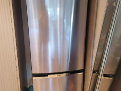 LG洗濯機とWESTINGHOUSE 冷蔵庫(ほぼ新品)