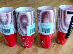 Plastic cups 10 cups($1) *4 pa