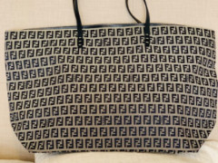 FENDI. FURLA Bag 売ります