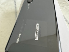 携帯　Huawei Pro 30　256GB $380