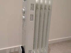 まだ２回くらいしか使用していないオイルヒーター　20ドル