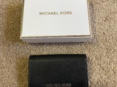 マイケルコースのカードケース　＄１５