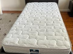 キングシングル　ベッドをセットで売ります。