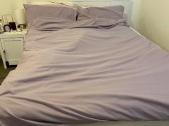 ダブルサイズ白ベッドフレーム+マットレス　無料‼️