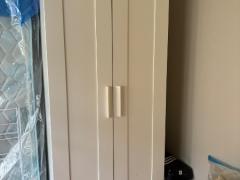 Clothes cabinet
