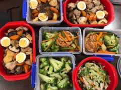 お仕事や子育てでお忙しい方、お料理や家事のお手伝いを致します