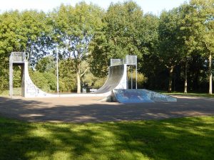 halfpipe skateboarding